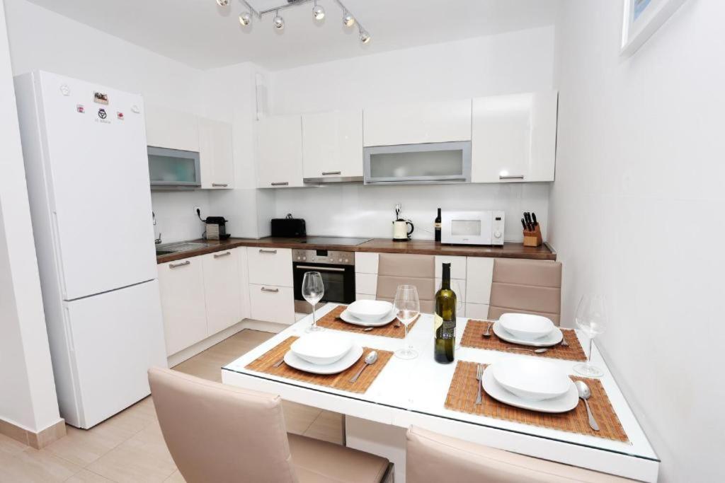 Apartments Kamelija スプリト 部屋 写真